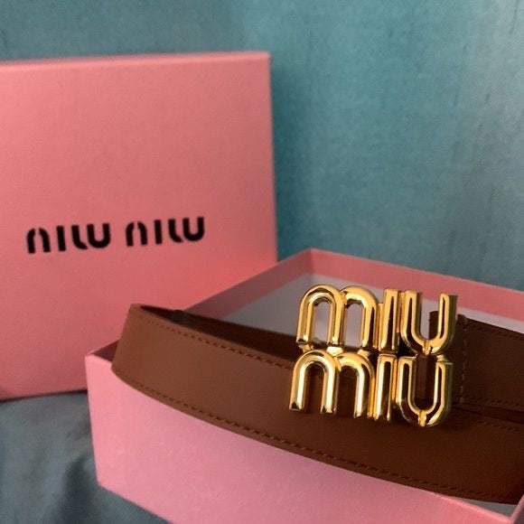 Ceinture MIU MIU Femme conçue en cuir de haute qualité