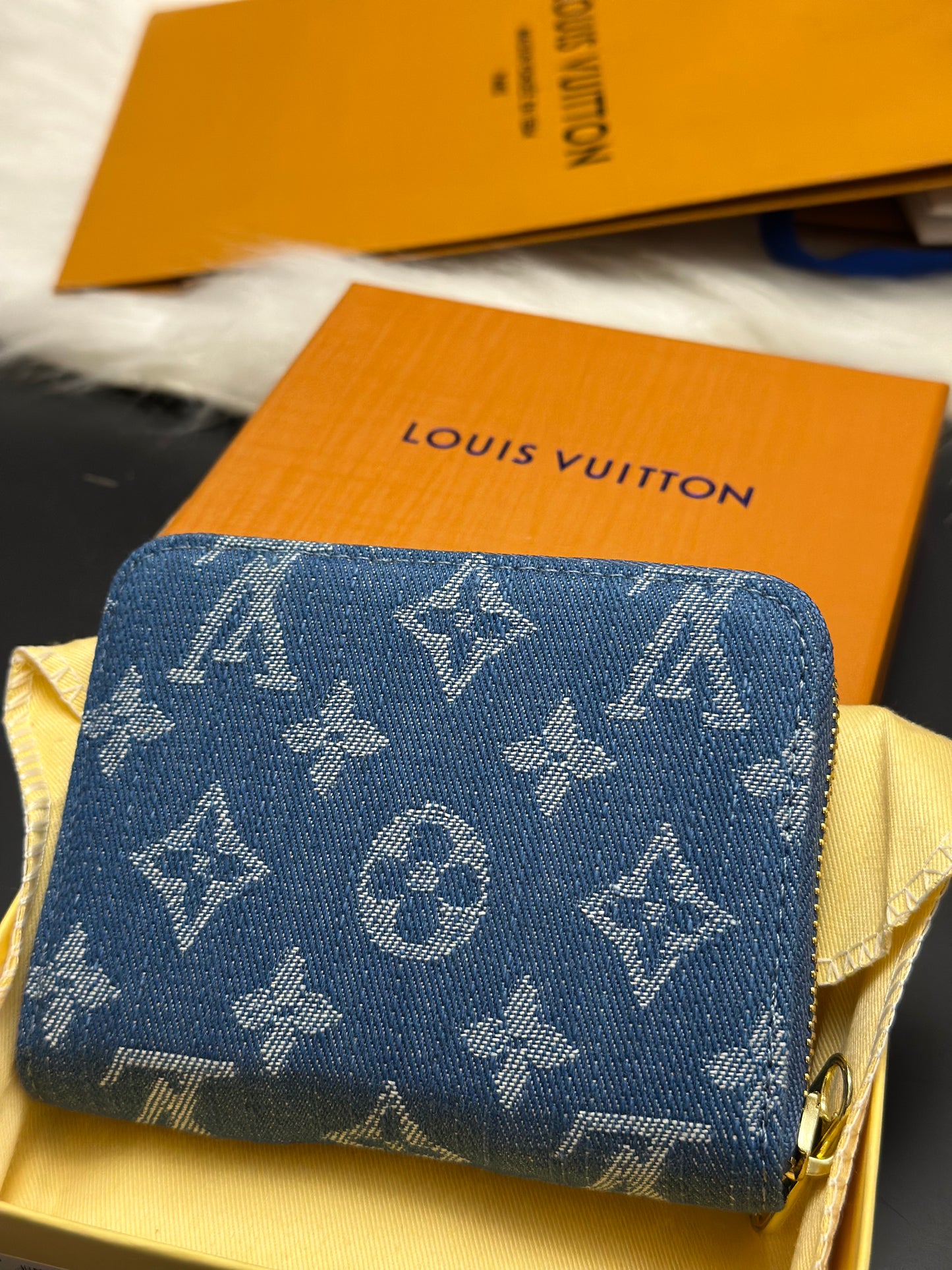 Portefeuille Louis Vuitton Femme en Jean Bleu – Avec Boîte 👜